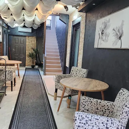 Otel Exclusive Spot Free Parking