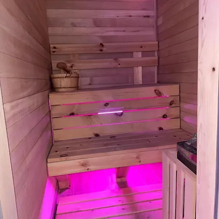 Exclusive Spot Free Parking Hotel *