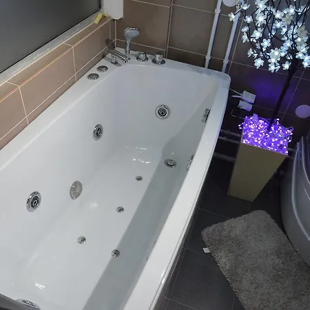 Exclusive Spot Free Parking Hotel Ni