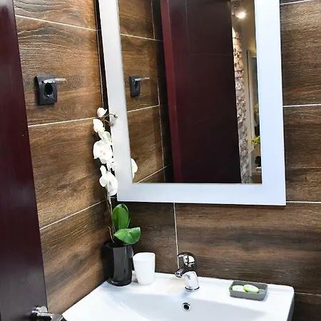 Otel Exclusive Spot Free Parking *